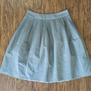 Banana Republic grey pleat skirt